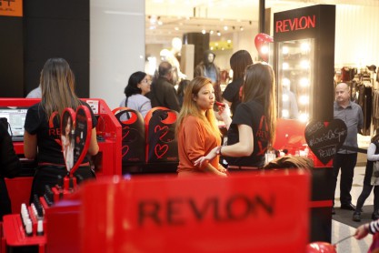 Material Apertura Tiendas Revlon en España